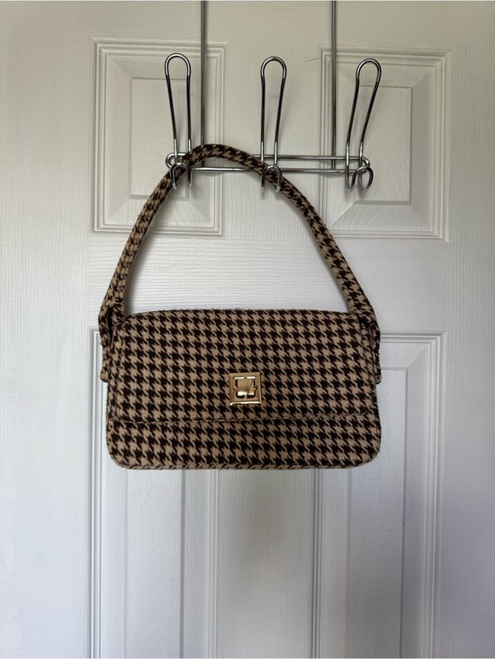 Francesca's Collections Handbags - boutique houndstooth brown and cream shoulder bag